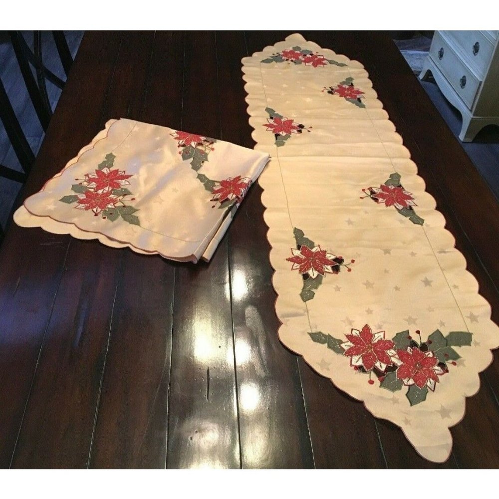 Set 1 Table Runner & 1 Tablecloth Poinsettia Winter Holiday Red Green Cream